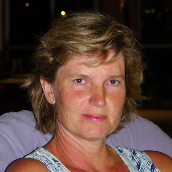 Prof. Jolanda van Hengel